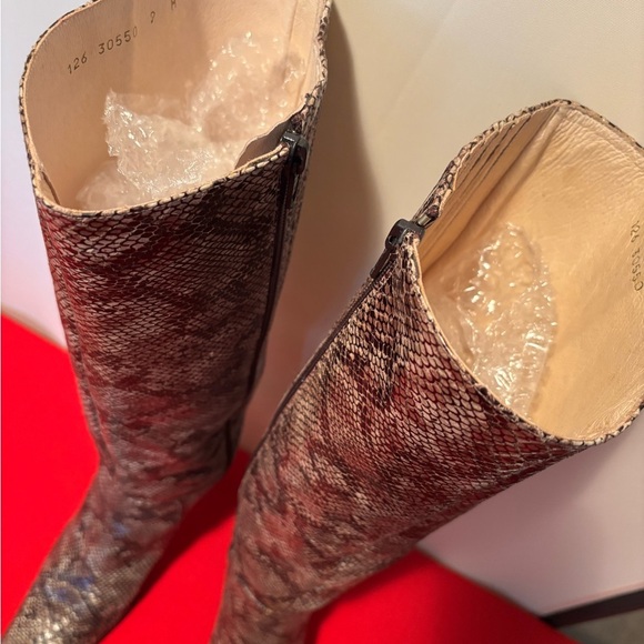 Brown Heeled Boots with Intricate Pattern and Textured Finish - Picture 7 of 7